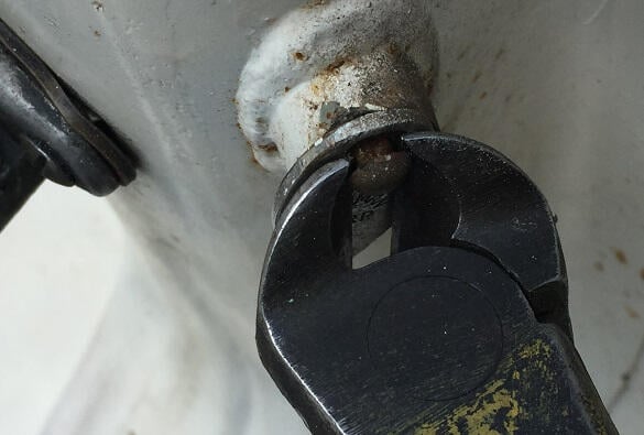 Borra ur styrlås på moped