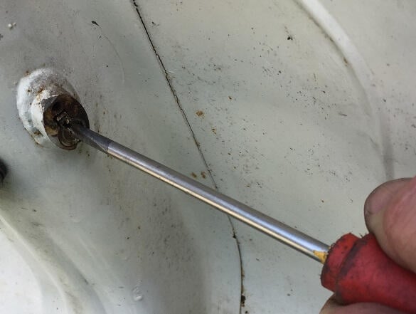 Borra ur styrlås på moped