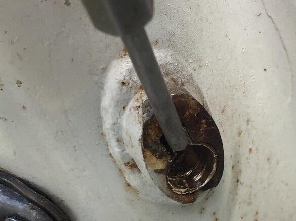 Borra ur styrlås på moped