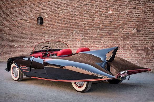 Första Batmobilen