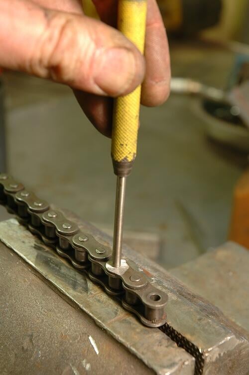 Hitta rätt kedja till mopeden och motorcykeln