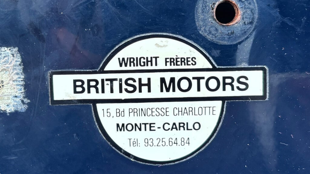 Dold bakom registreringsskylten. Foto: Anders Nordner