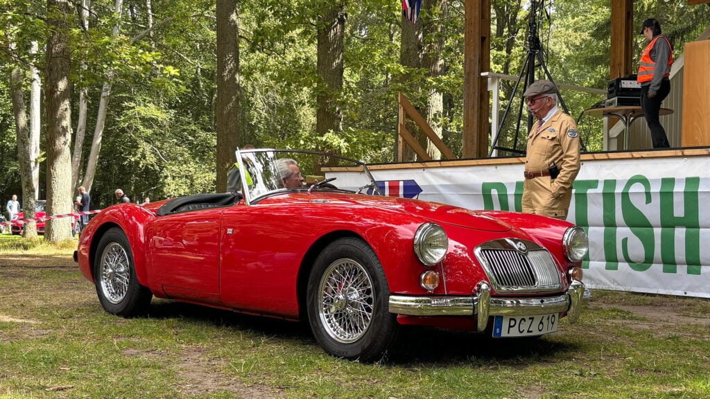 Ägaren till denna MGA 1600 Mk1 från 1961 kör cirka 1 000 mil per år. Han har ägt den i 33 år och har nu tillryggalagt 34 000 mil. Han har utrustat bilen med elservo, femväxlad låda och elektronisk tändning. Foto: Anders Nordner